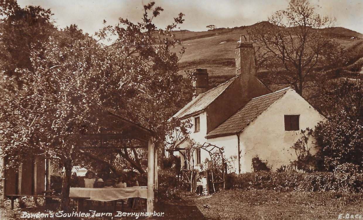 A house with trees around it

Description automatically generated with low confidence